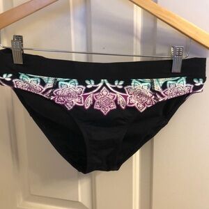 Athleta bikini bottom excellent condition. Size L